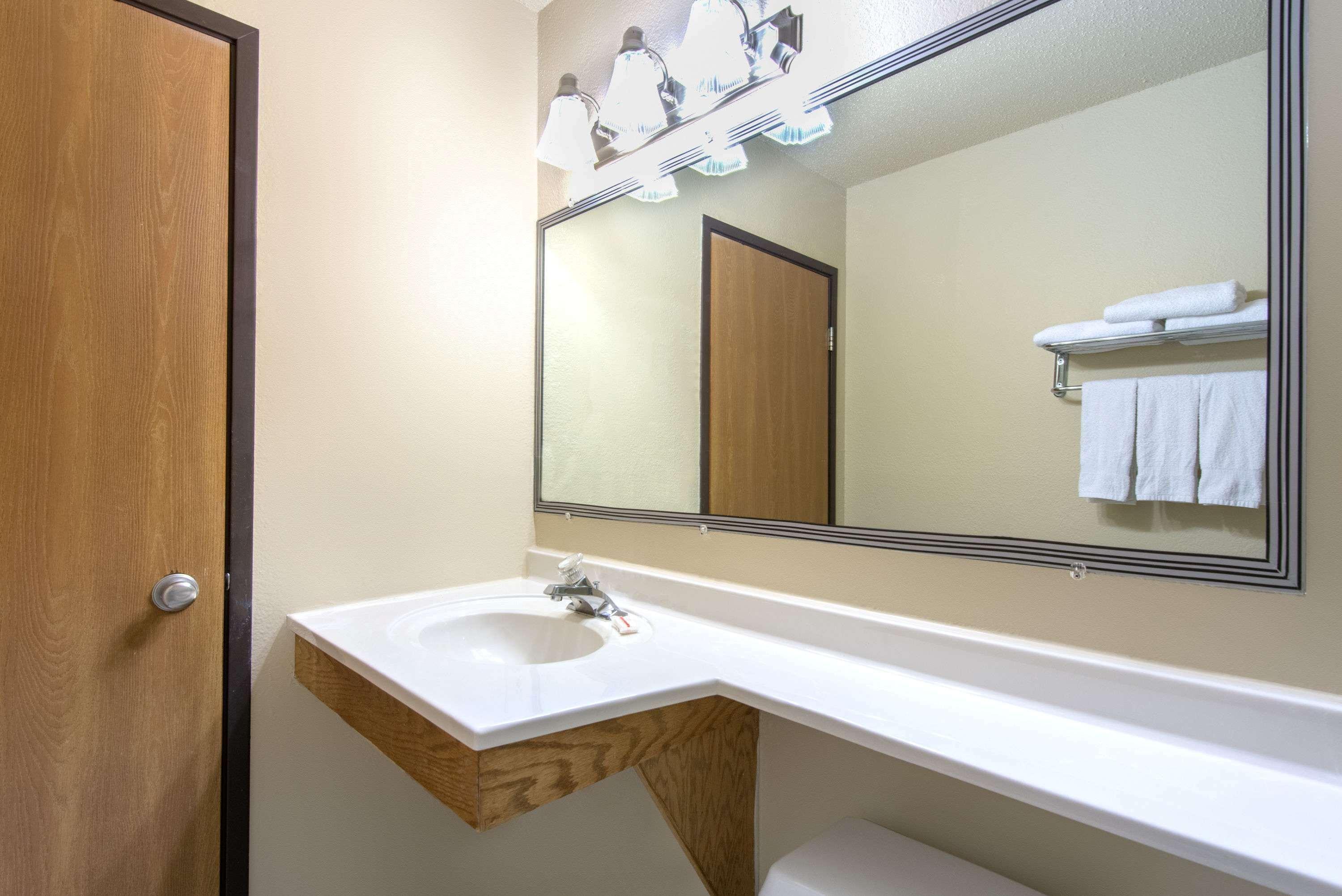 Super 8 By Wyndham Youngstown/Austintown Dış mekan fotoğraf