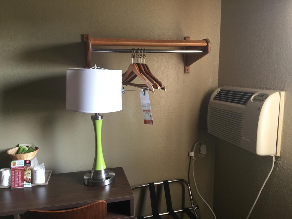 Super 8 By Wyndham Youngstown/Austintown Dış mekan fotoğraf